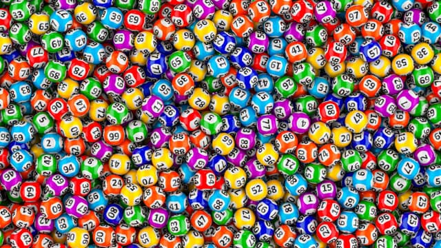 Cara Pintar untuk Menghabiskan Kemenangan Loteri Anda image